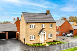 Aintree Avenue, Towcester, NN12